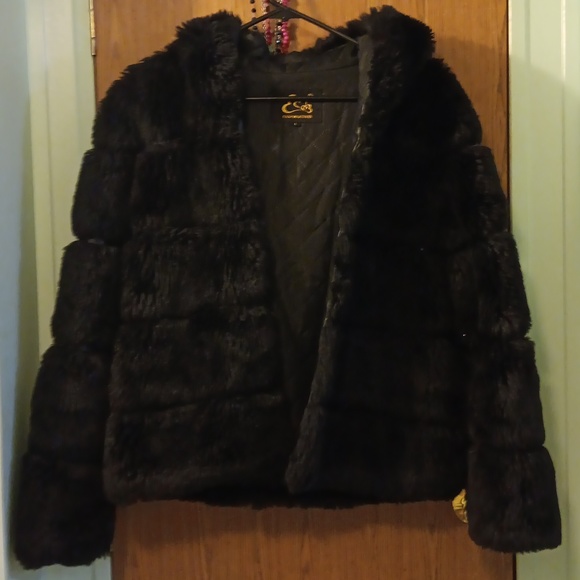 Furry Black Coat! - Picture 3 of 9